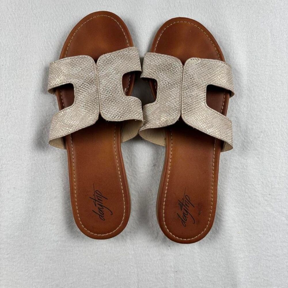 Daytrip H Slide Sandals Women’s 8.5 Metallic Cream Snakeskin Textured Flats